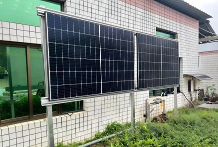 Photovoltaic Racking Fence System vs. Traditional Fence, Individual PV System