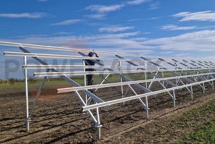 Quelles conséquences résultent du fait de se concentrer uniquement sur le prix tout en négligeant la sécurité structurelle du support solaire ?