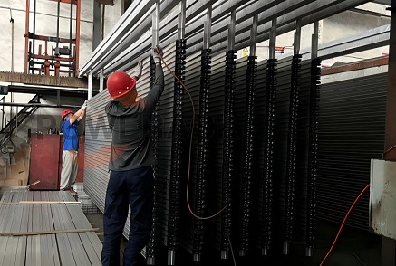 Comment est réalisé le processus anticorrosion des supports de panneaux solaires ?