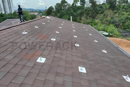 Système de montage photovoltaïque pour toitures en bardeaux d'asphalte POW-TRB-D09 – Études de cas de référence
