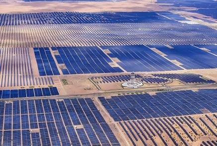 Projets photovoltaïques de lutte contre la désertification : exigences strictes et spécifiques relatives aux structures de montage photovoltaïques
